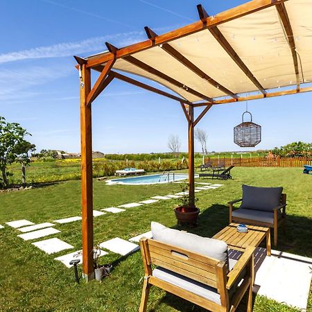 Готель Bloomoon House Bunheiro Екстер'єр фото